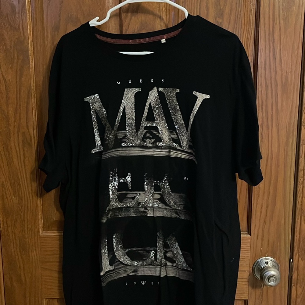 Men’s gas T-shirt, like new